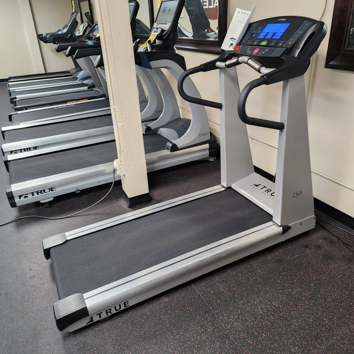 Pre-Owned TRUE Z5.0 Treadmill